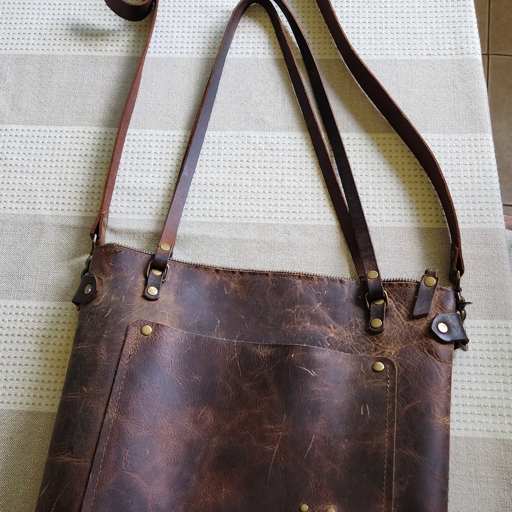Leather tote bag